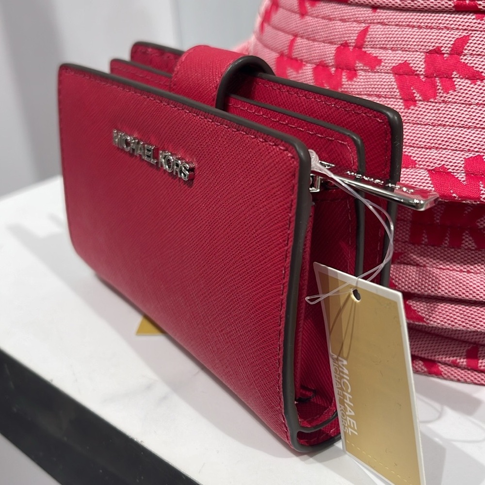 MICHAEL KORS Medium Saffiano Leather Bifold ZP CN Wallet
COLOR DK RASPBERRY
NWT - Picture 7 of 16
